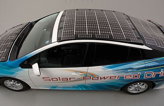 Toyota тестирует автомобили с солнечными батареями