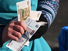 Половина россиян откладывает деньги на непредвиденные расходы