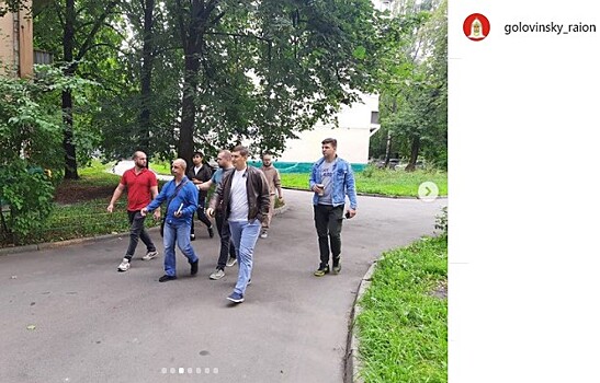Хворост вывезут со двора в 3-м Лихачевском переулке