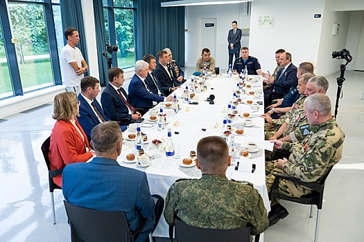 Спикер облдумы Владимир Нетесов принял участие в обсуждении вопросов социальной адаптации воронежских ветеранов СВО