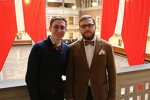 Рассказавшие о своем браке в России геи покинули страну