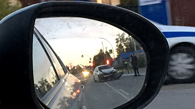 Стали известны подробности столкновения двух легковушек на перекрестке в Ноябрьске