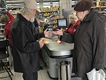 Пенсионеру отказались продать хлеб за копейки