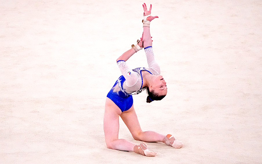 Российские гимнастки впервые одержали победу в командном многоборье, на Олимпийских играх 1992 года победу в этом виде одержала Объединенная команда.