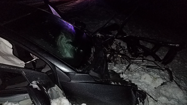 На Урале Chevrolet на огромной скорости врезался в ВАЗ, двое погибли