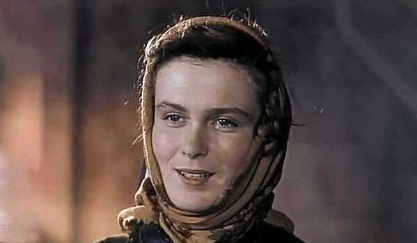 Муж ушел от Изольды Извицкой к ее подруге, а она пристрастилась к спиртному и довела себя до могилы