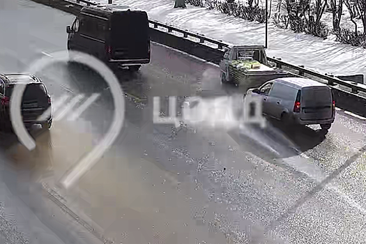 На МКАДе на видео попали последние секунды жизни водителя