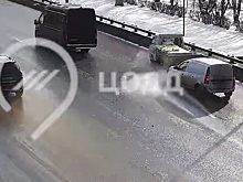 На МКАДе на видео попали последние секунды жизни водителя
