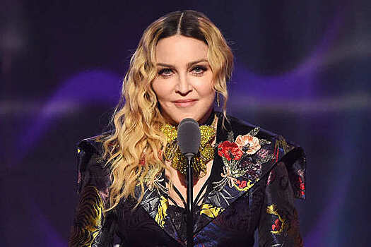 Мадонна в очередной раз изменила внешность, улучшив овал лица