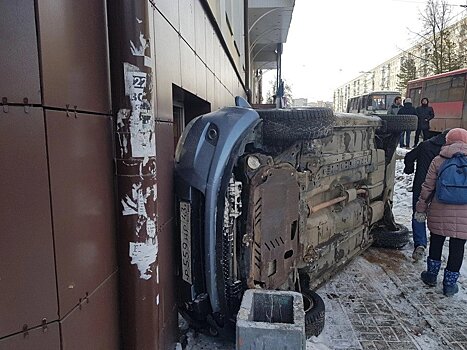 ДТП с переворотом на бок