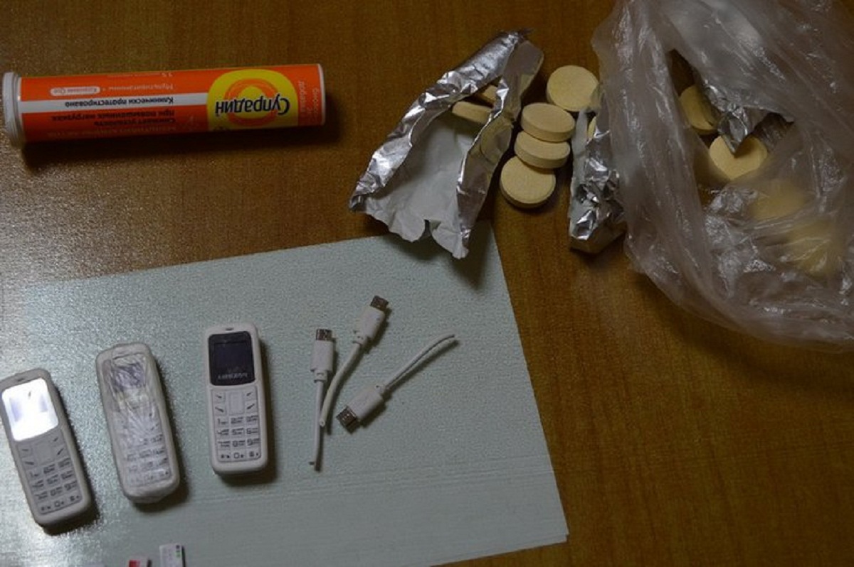 Новосибирца задержали при попытке передачи телефонов в СИЗО