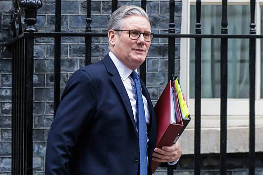 Стармер пообещал давить на Россию