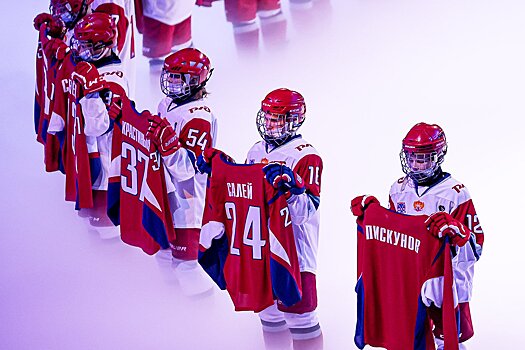 Ярославль скорбил по «Локо», игрок «Динамо» почтил память после гола. Фото с матча