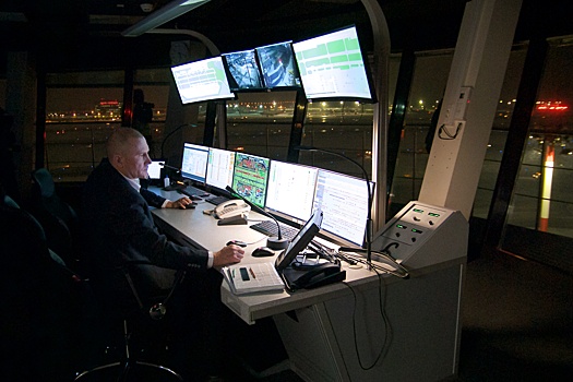 Последствия ограничений полетов в районе Москвы: что известно о задержанных рейсах