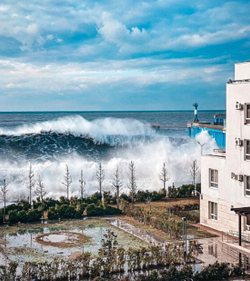 Зимой Сочи часто "штормит" На фото последний семибалльный шторм утром 1 декабря.