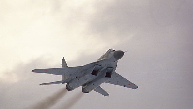 МиГ-29 провел тренировочный бой против Су-34