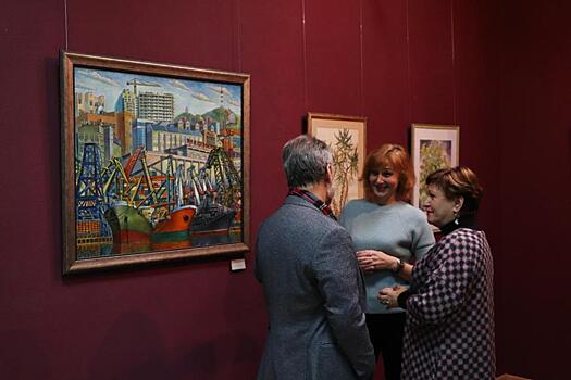 Как на ладони: выставка художницы-юбиляра открылась во Владивостоке