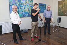 Сразу две удивительные выставки открылись в Приморском отделении Союза художников России