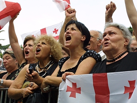 Пять вопросов о протестах в Тбилиси и ответных мерах Москвы