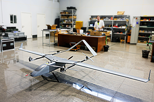 Губернатор Александр Усс посетил производство беспилотных летательных аппаратов в Красноярске