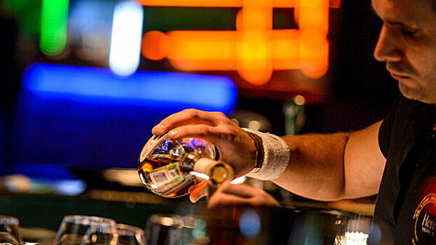 Путин разрешил производить "коньяк России"