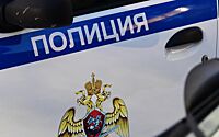 Рыдающий ребенок оказался заблокирован в Porsche в центре Москвы