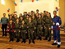 Искусственное дыхание и "нидерландский мост" – Московский авиацентр провел увлекательный мастер-класс для детей ко Дню спасателя