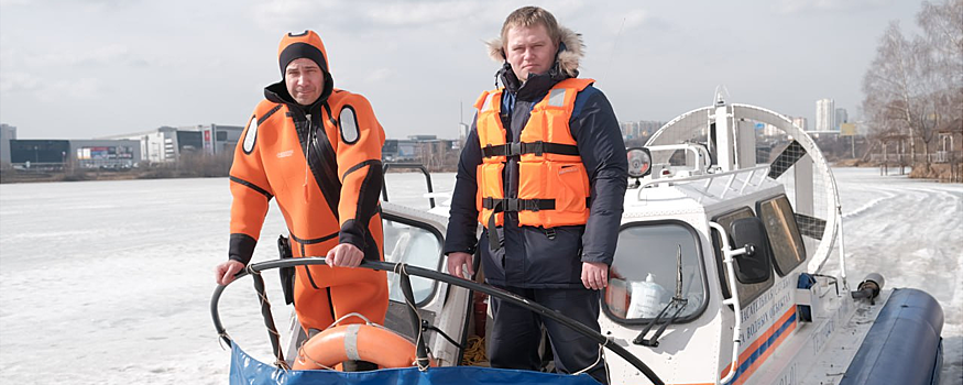 Спасатели усилили патрулирование московских водоемов в связи с хрупким льдом