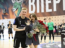 Игрок МФК «Торпедо» сделал предложение своей девушке прямо перед матчем