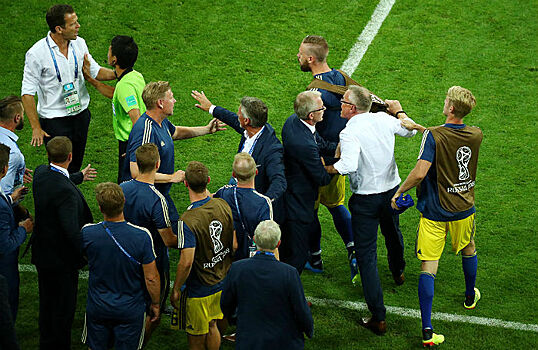 Чем могут поплатиться немцы за «оскорбительные» жесты на матче со Швецией?