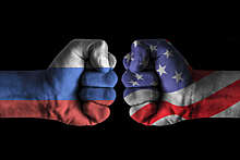США объявили двух российских дипломатов persona non grata