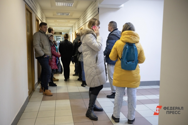 Стало известно, где во Владивостоке можно поставить штамп о гражданстве без очередей
