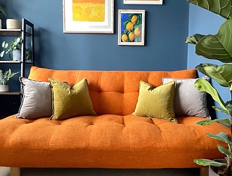 Пара превратила грязный смежный дом в светлый особняк как из каталога