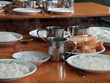Курганцы обедают кислым супом и не свежим мясом