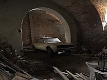 В подвале заброшенного особняка нашли Chevrolet Camaro RS 1968 года