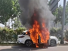 В Пекине сгорел беспилотный автомобиль