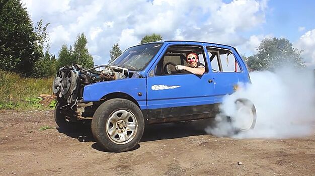 Видеоблогеры собрали заднеприводную «Оку» с мотором от «Волги»