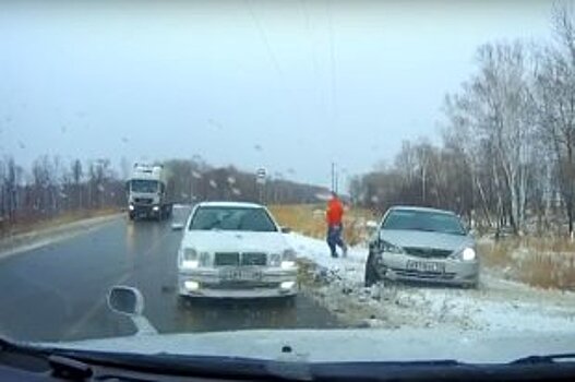 Водителей в Москве предупредили о метели и призвали отказать от авто