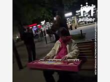 Российский уличный музыкант привлек внимание Prodigy