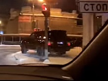 В Тюмени оштрафовали студента, катавшегося на внедорожнике по тротуарам