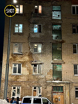 Из-за огромной трещины в доме эвакуировали 120 жителей Подмосковья