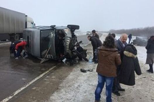 Под Волгоградом в ДТП с микроавтобусом и «десяткой» пострадали 5 человек