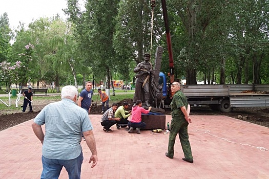 В парке Победы установили памятник пограничникам всех поколений
