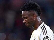 Фото: Винисиус остался крайне недоволен заменой в «класико» и сразу ушёл в раздевалку