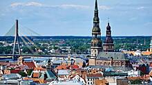 Привитые «Спутником V» оказались вне закона в Латвии