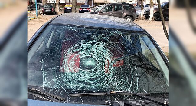 Почему лобовое стекло в автомобиле не закалённое