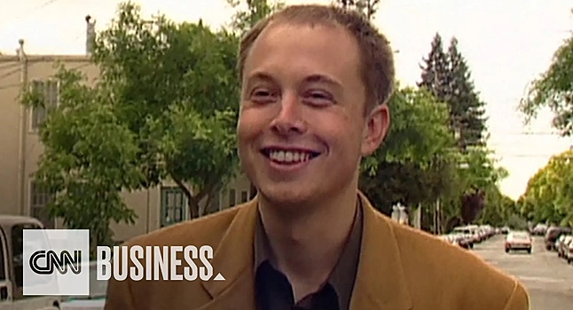  		 			Посмотрите, как молодой Илон Маск доставил свой первый суперкар в 1999 году 		 	
