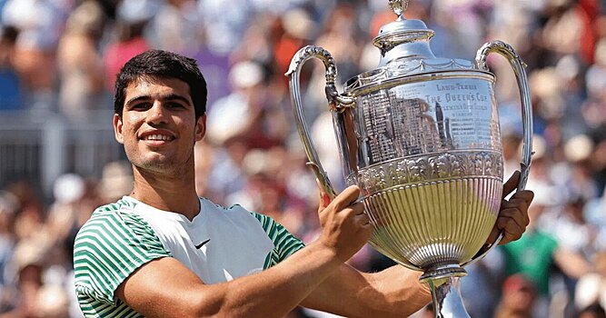 Алькарас и еще пять игроков топ-10 заявились на турнир в Queen’s Club, Кириос и Опелка сыграют по защищенному рейтингу