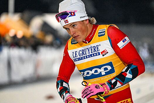 Лыжник Клебо сенсационно проиграл коньковую разделку на Кубке мира и не смог побить рекорд — кто ему помешал?