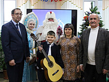 Министр культуры Тамбовской области Юрий Голубев исполнил мечту ребенка с «Ёлки желаний»